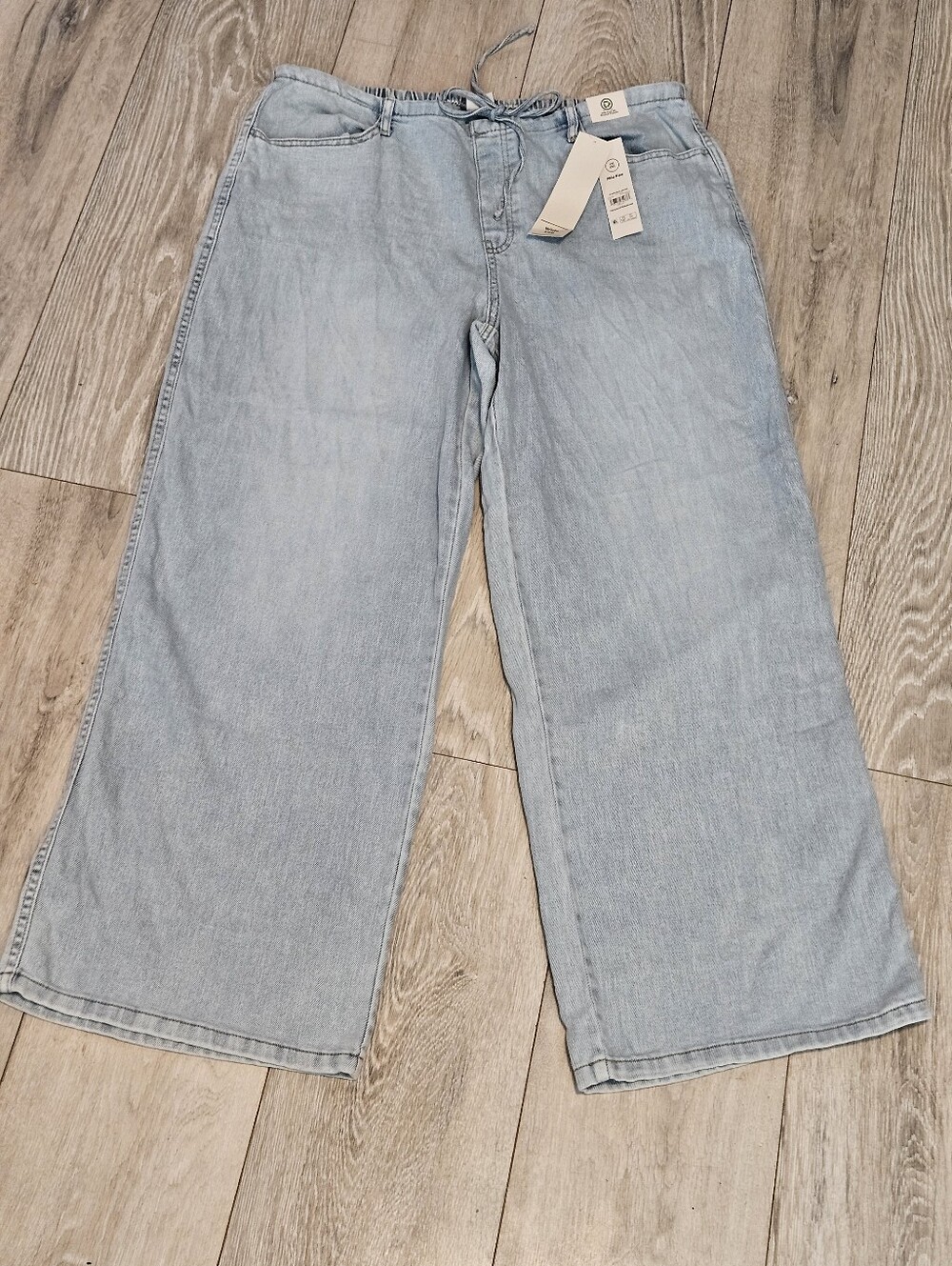 NWT No Boundaries Mini Waist Wide Leg Jeans Light Wash Denim Women XXL 20
